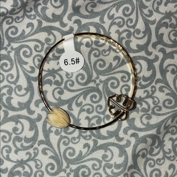 Accessories - Elegant Gold and Cream Pikake Bangle Bracelet